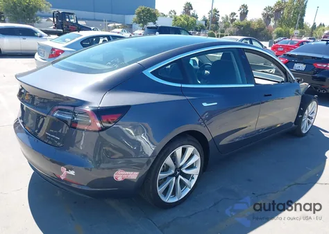 2018 Tesla Model 3 Long Range/Performance z USA, uszkodzony, nr VIN 5YJ3E1EB8JF113048